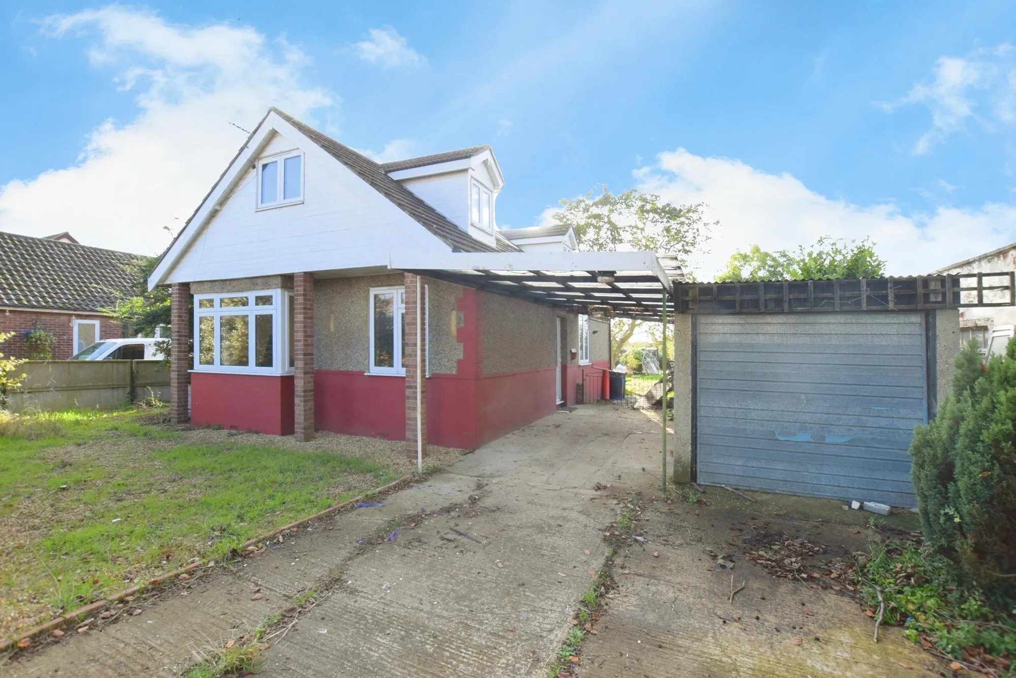 3 bed detached house for sale in Sandown Road, Grays - Property Image 1