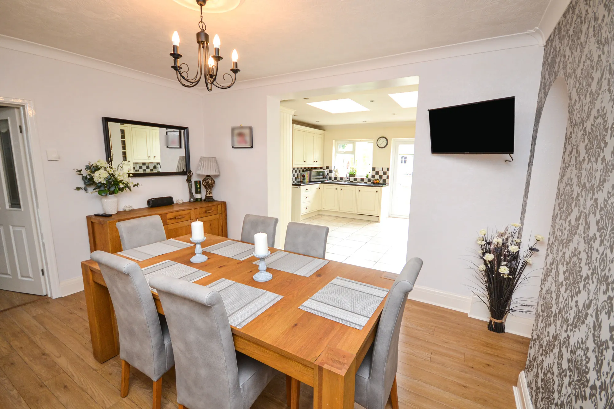 3 bed semi-detached house for sale in Wood View, Grays  - Property Image 8