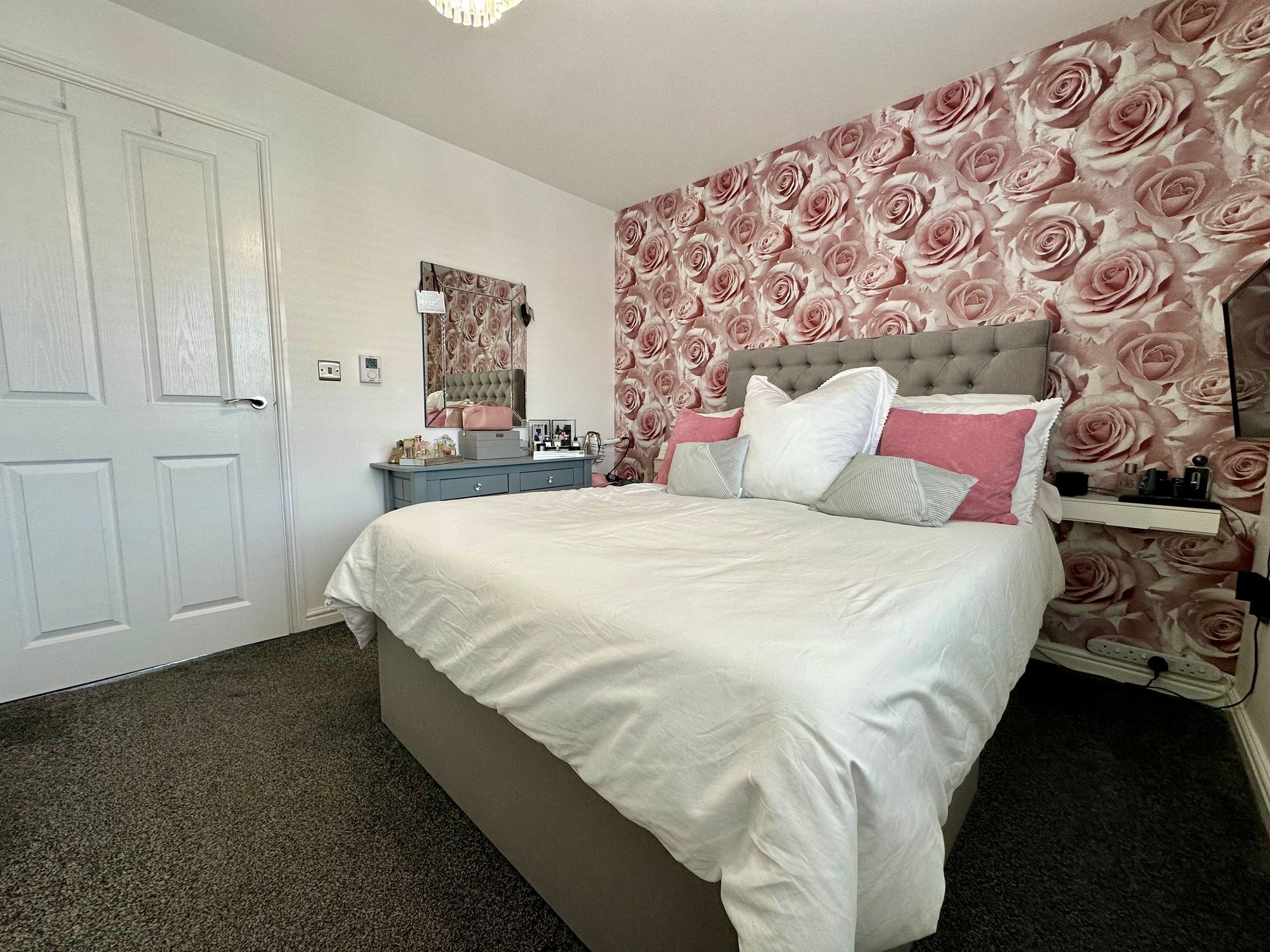 2 bed house for sale in Sanderling Close, Tilbury  - Property Image 9