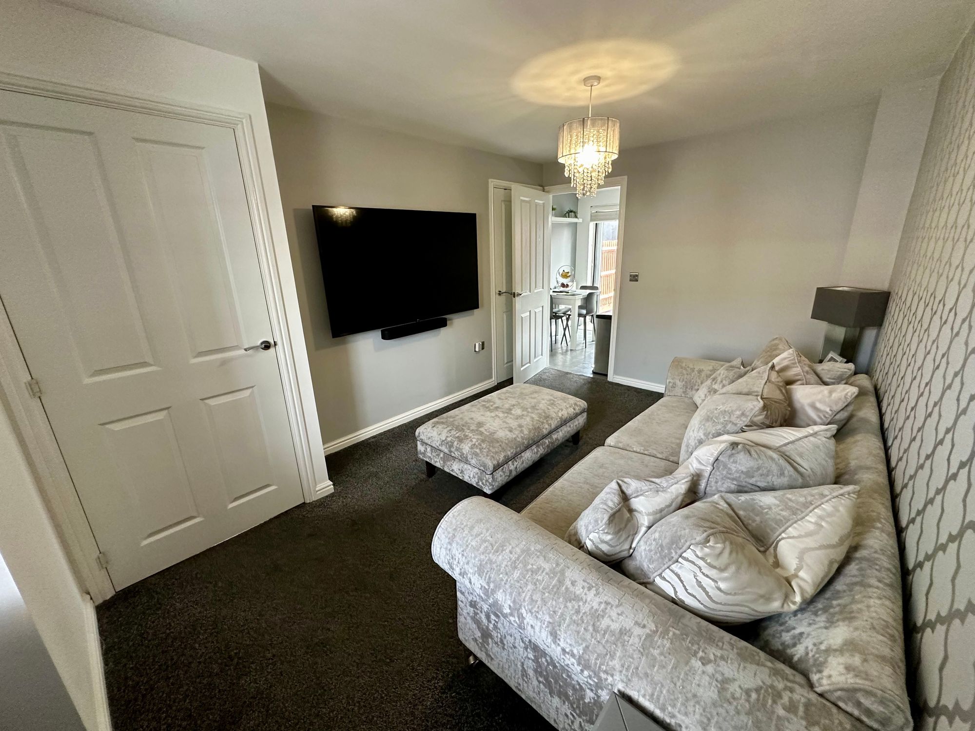 2 bed house for sale in Sanderling Close, Tilbury  - Property Image 4