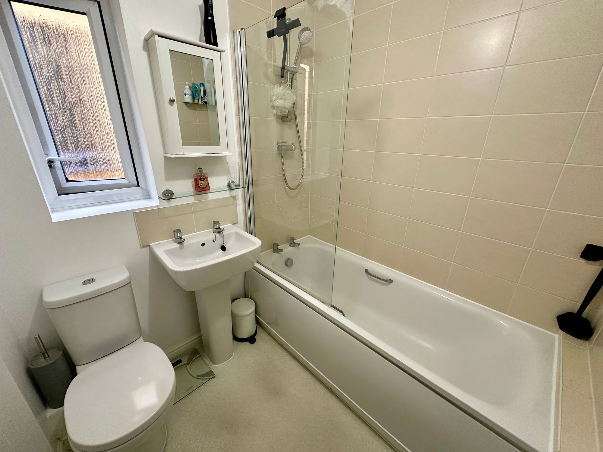 2 bed house for sale in Sanderling Close, Tilbury  - Property Image 10