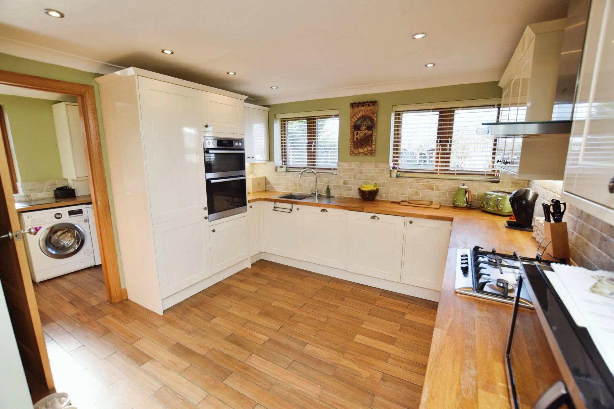 3 bed semi-detached house for sale in Pound Lane, Grays  - Property Image 4
