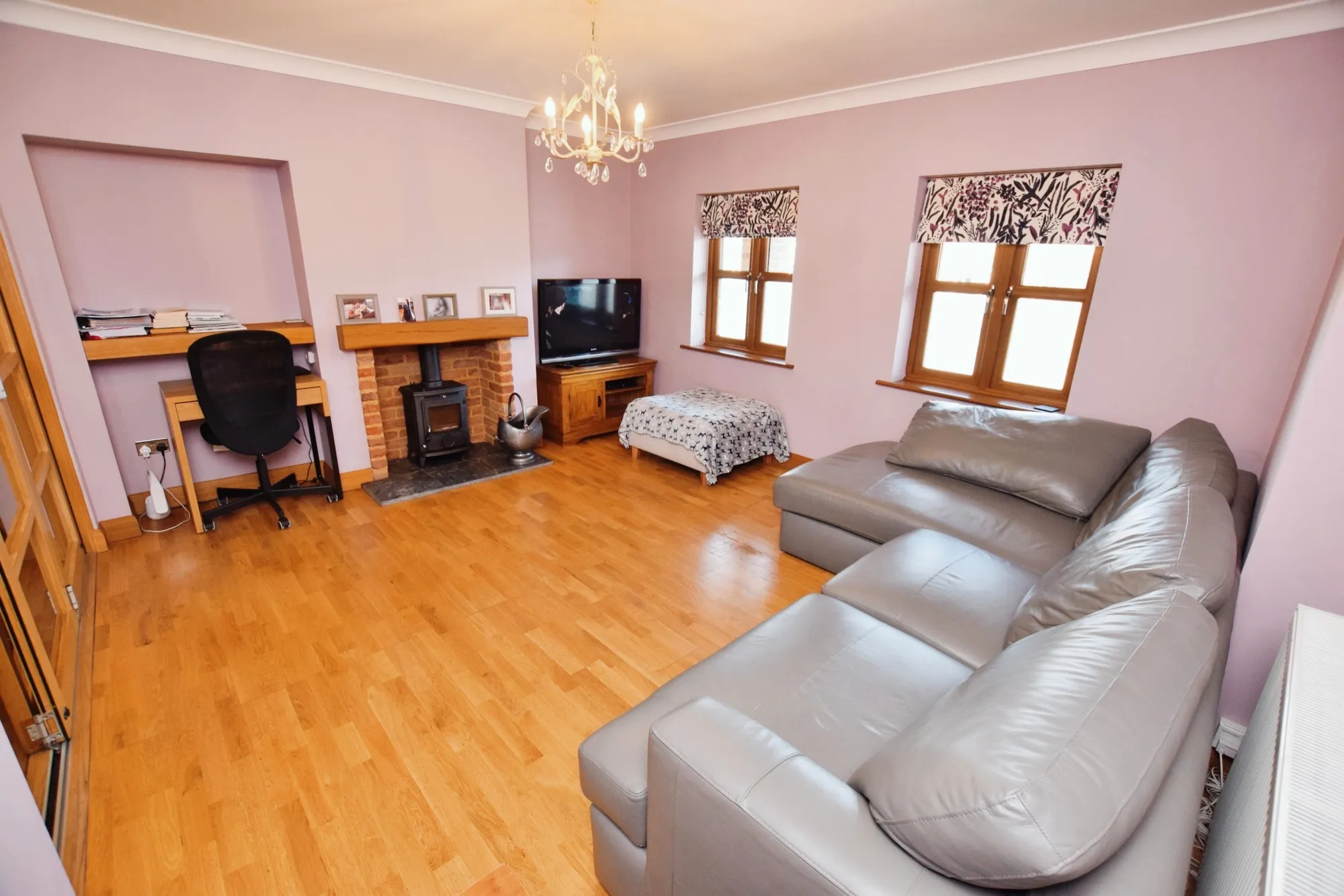 3 bed semi-detached house for sale in Pound Lane, Grays  - Property Image 6
