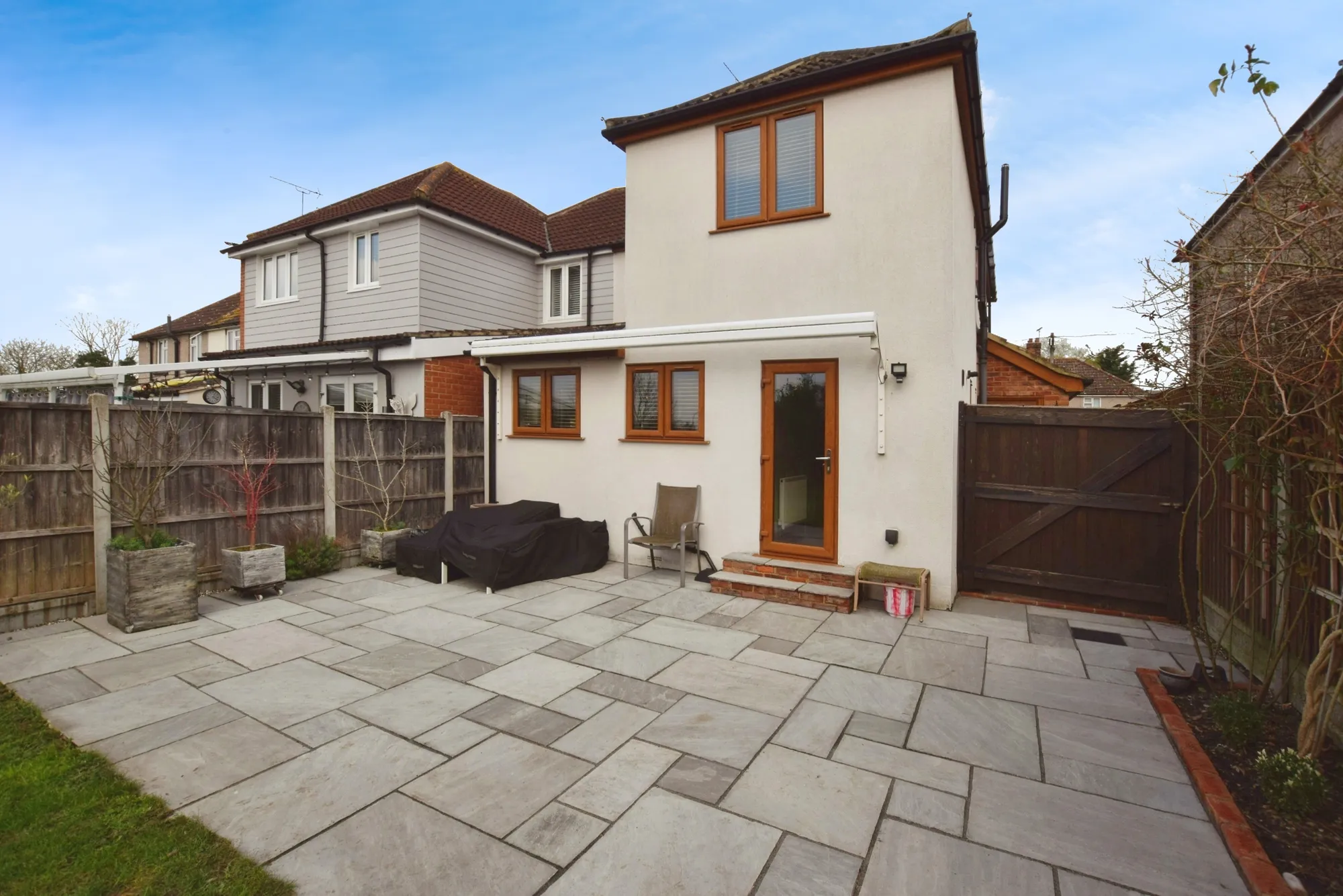 3 bed semi-detached house for sale in Pound Lane, Grays  - Property Image 19