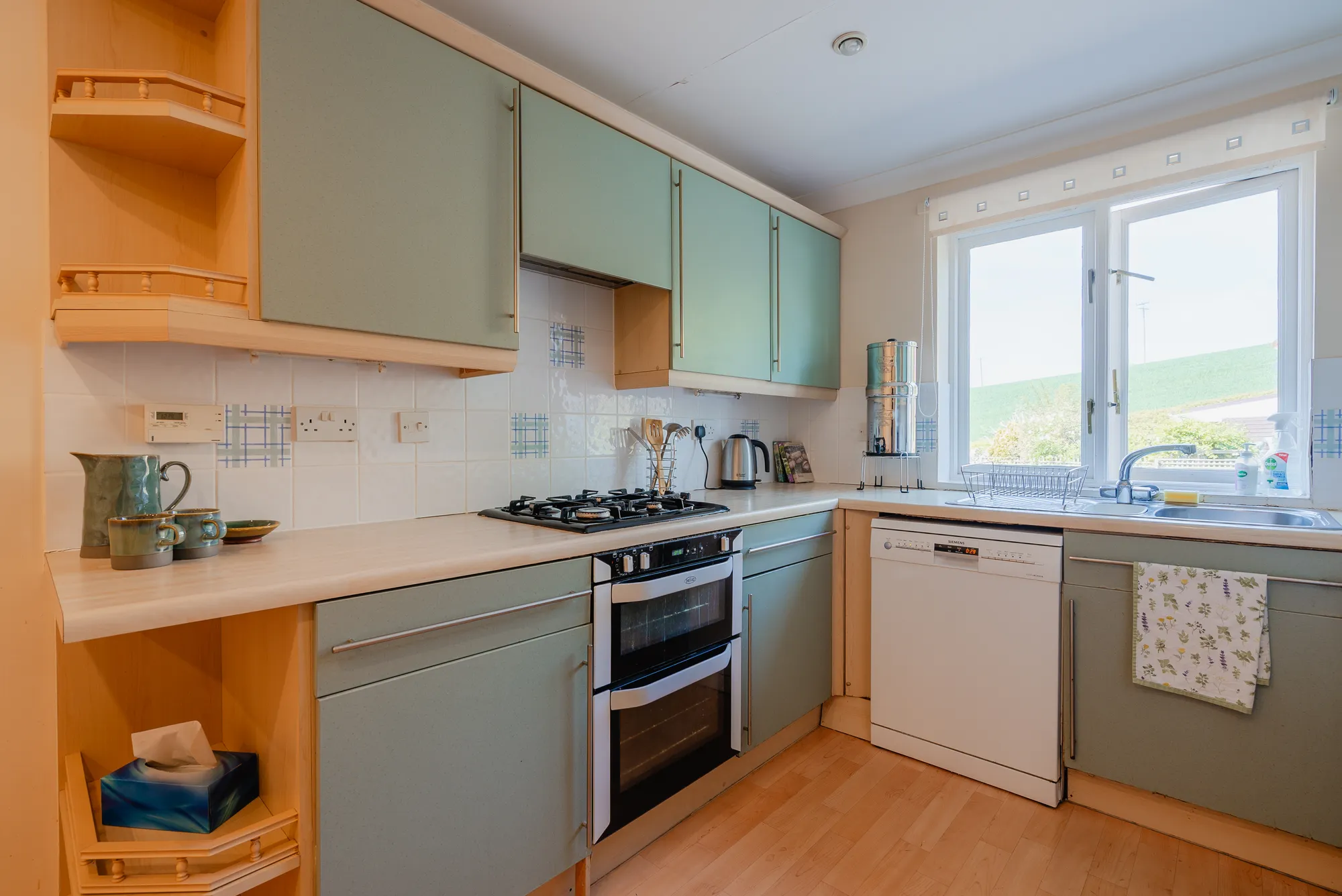 4 bed semi-detached house for sale in Queen Elizabeth Drive, Crediton  - Property Image 3