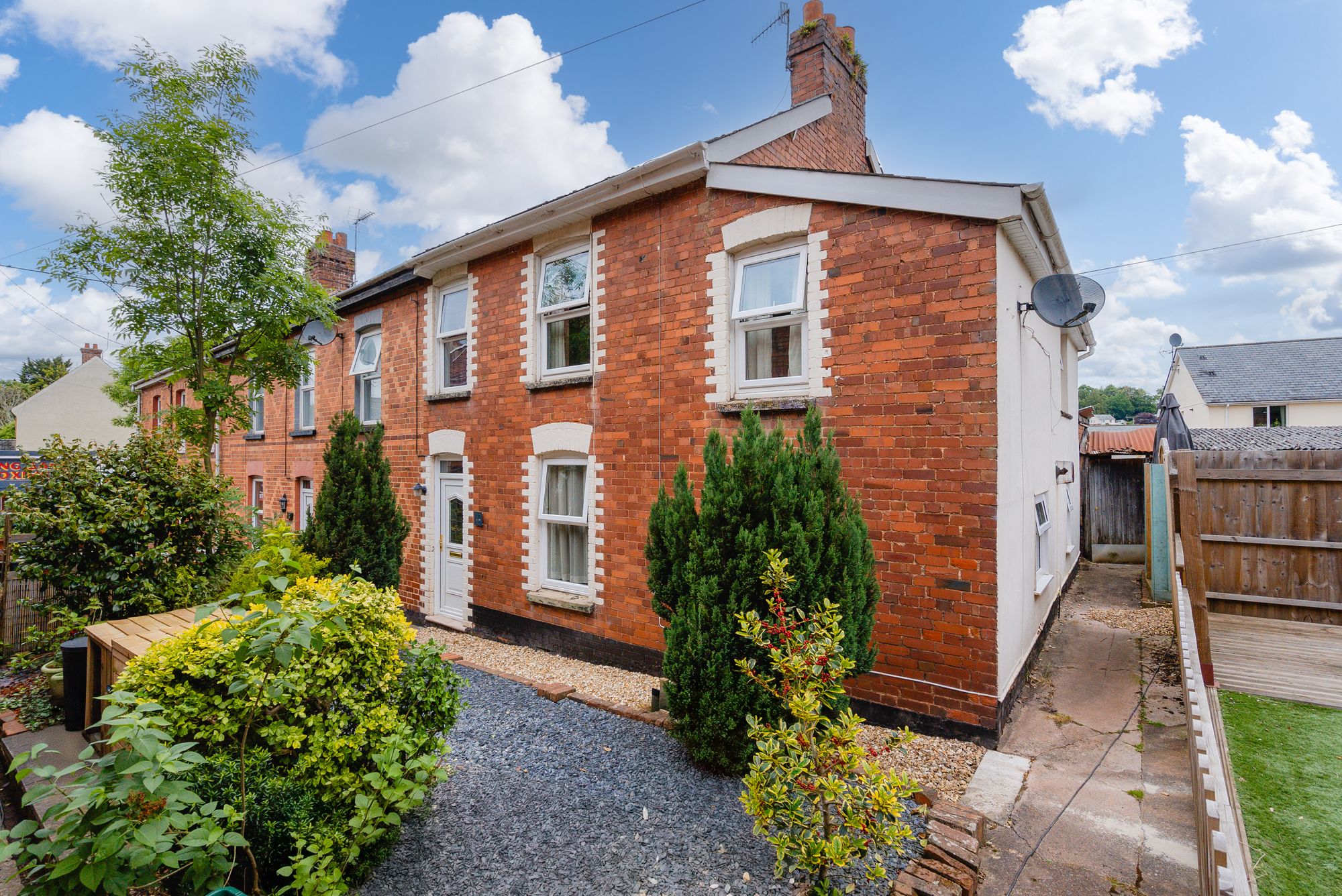 4 bed end of terrace house for sale in Mill Street, Crediton  - Property Image 1