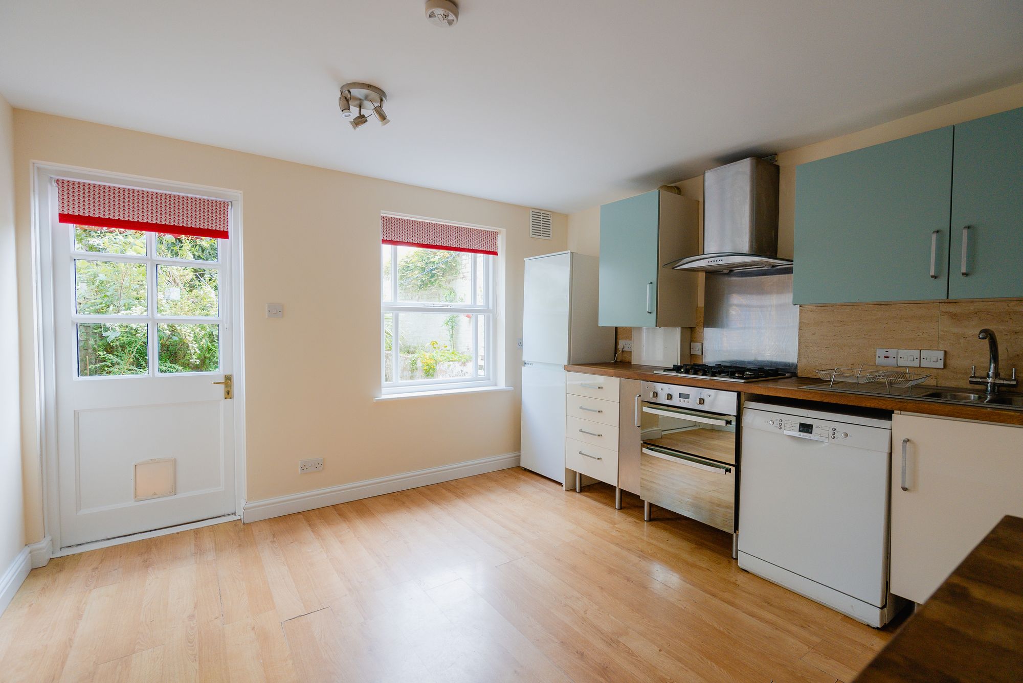 4 bed semi-detached house to rent in Sivell Place, Exeter  - Property Image 5