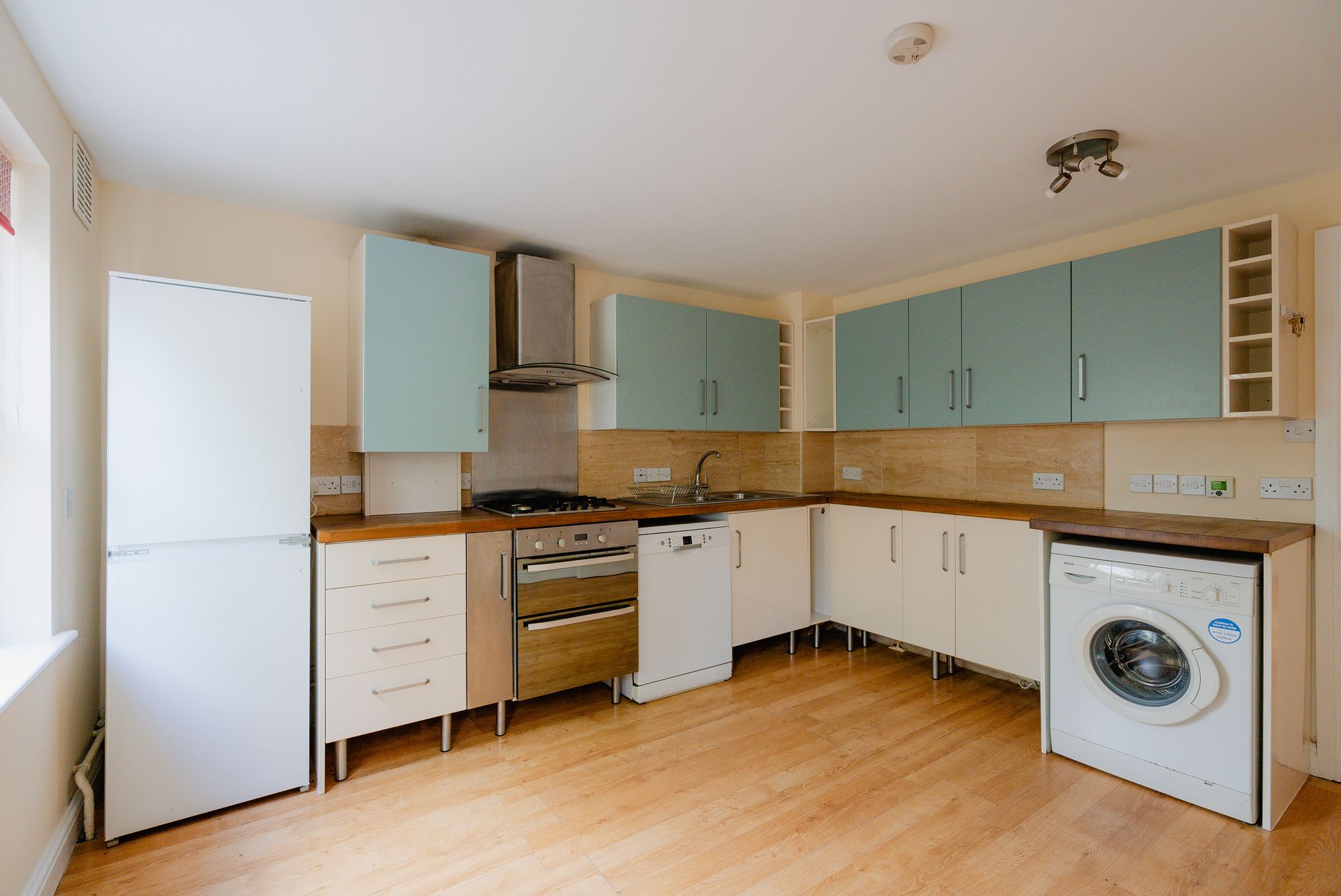 4 bed semi-detached house to rent in Sivell Place, Exeter  - Property Image 2
