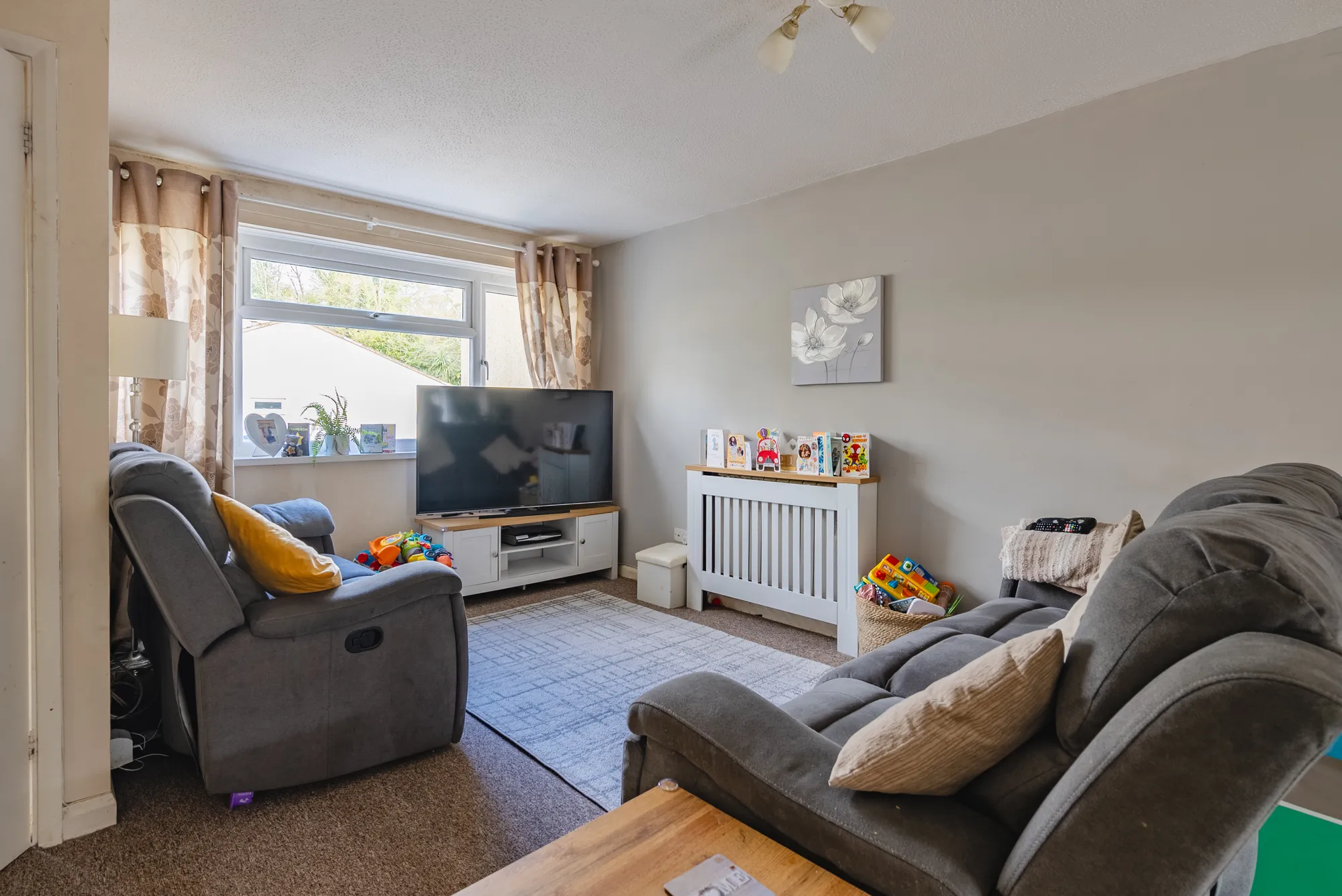2 bed terraced house for sale in Tower Gardens, Crediton  - Property Image 3