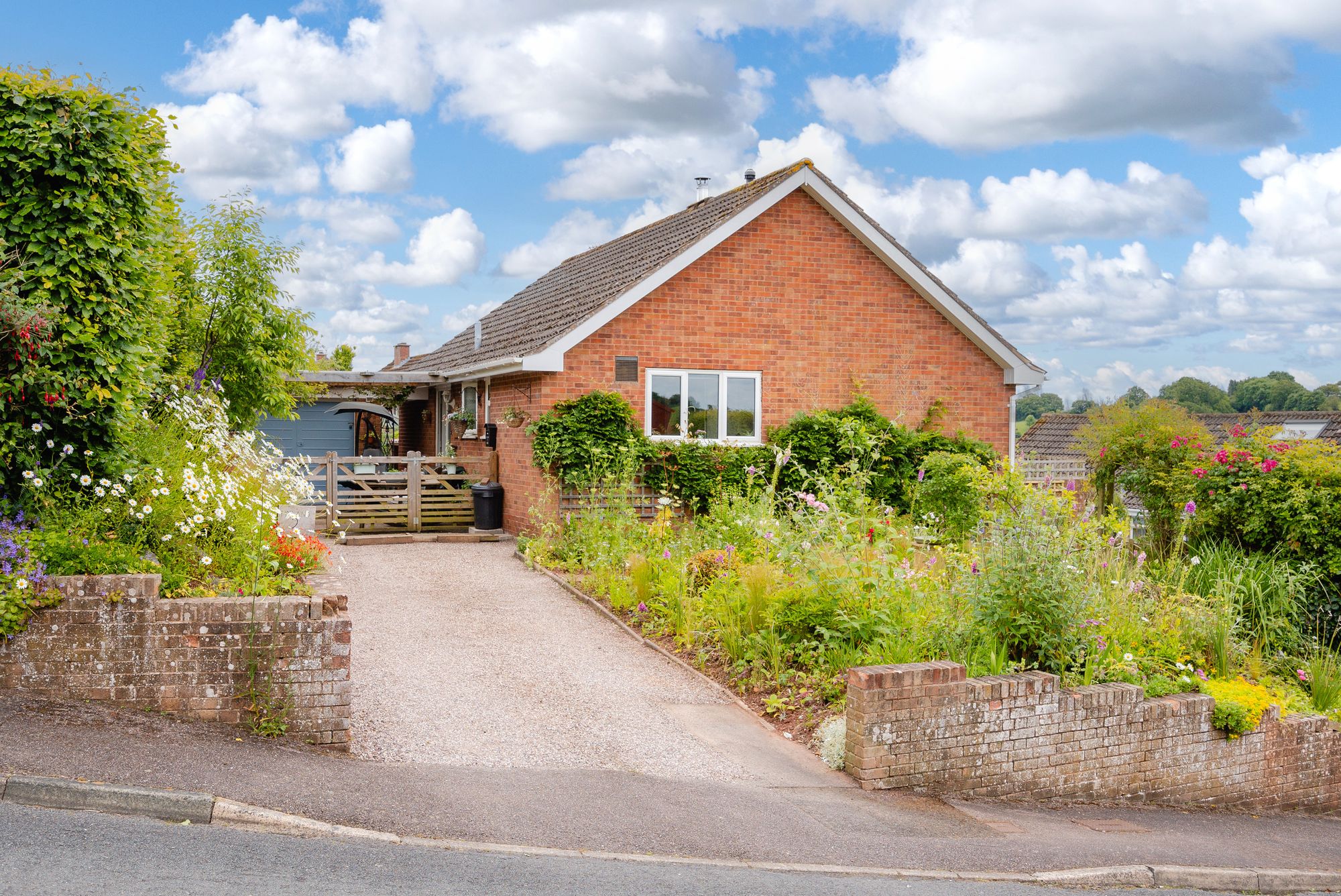2 bed detached bungalow for sale in Alexandra Way, Crediton  - Property Image 1