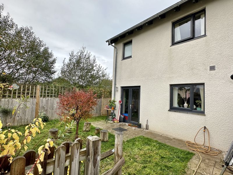 3 bed house for sale in Limberland Avenue, Totnes  - Property Image 1
