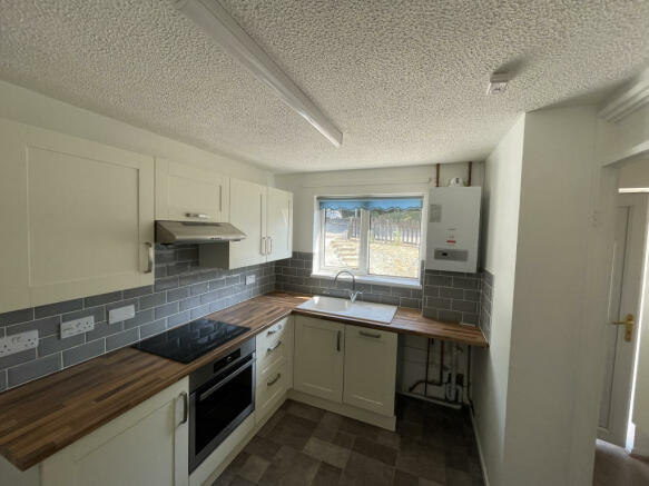 2 bed house to rent in Kings Court, Kingsteignton  - Property Image 2