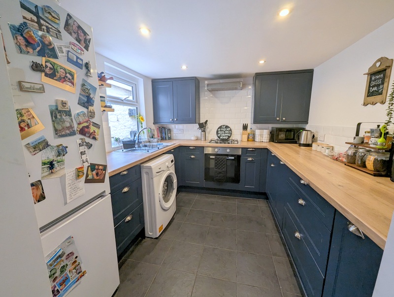 2 bed terraced house to rent in Prospect Terrace, Newton Abbot  - Property Image 6