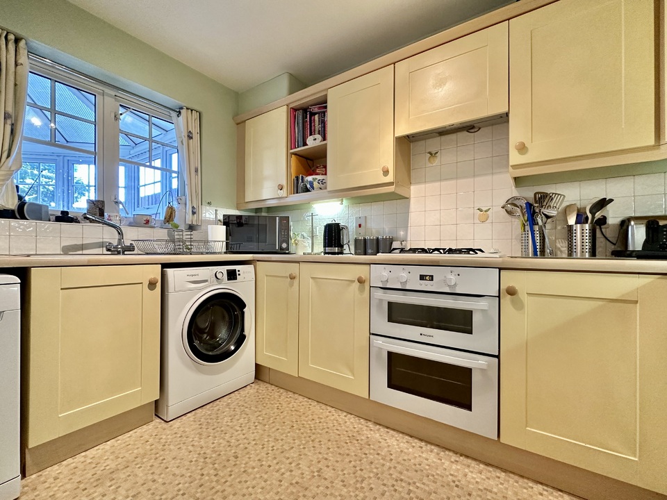 3 bed link detached house for sale in St. Columba Close, Kingsteignton  - Property Image 3