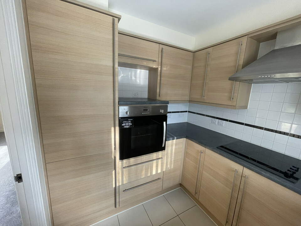 1 bed apartment to rent in Manor Crescent, Paignton  - Property Image 4