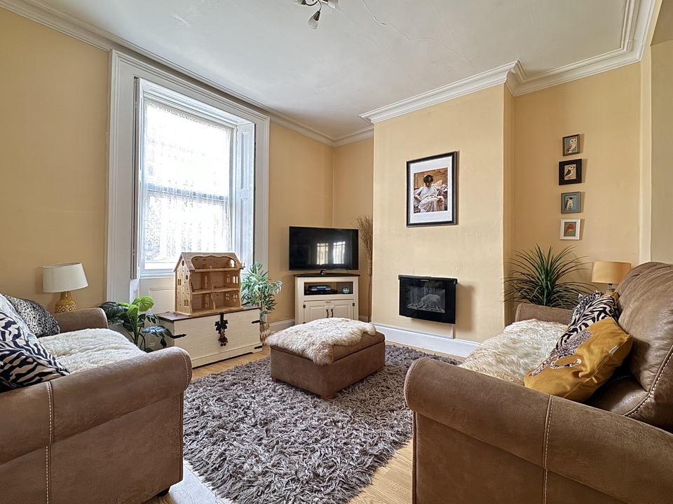 2 bed terraced house for sale in Fairfield Terrace, Newton Abbot  - Property Image 2