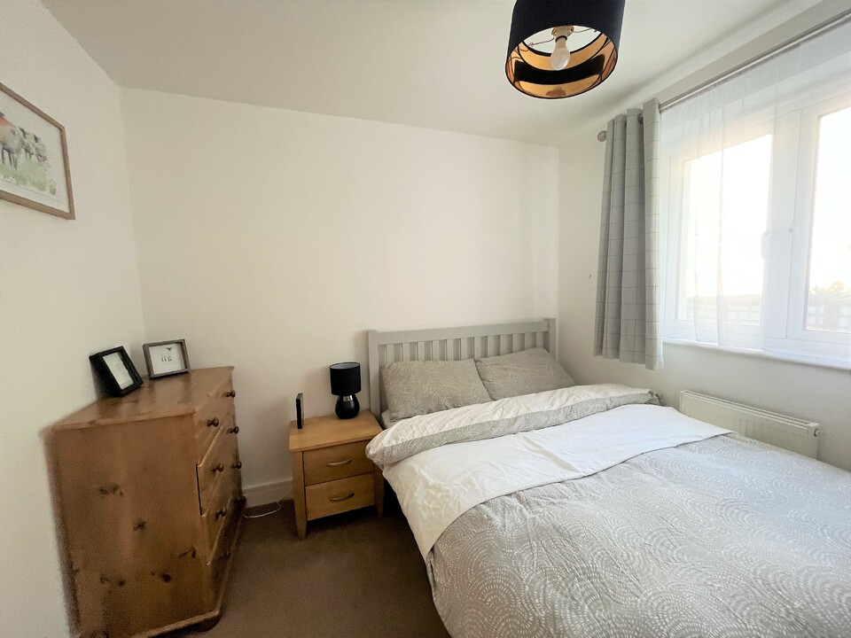 2 bed apartment for sale in Berkshire Close, Ogwell  - Property Image 5