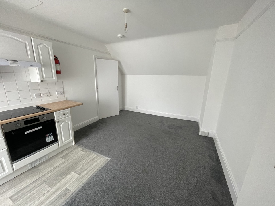2 bed apartment to rent in Norman Road, Paignton  - Property Image 2