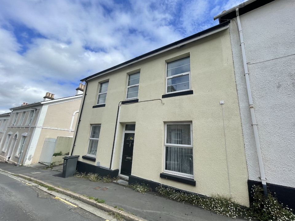 2 bed apartment to rent in Prospect Terrace, Newton Abbot  - Property Image 1