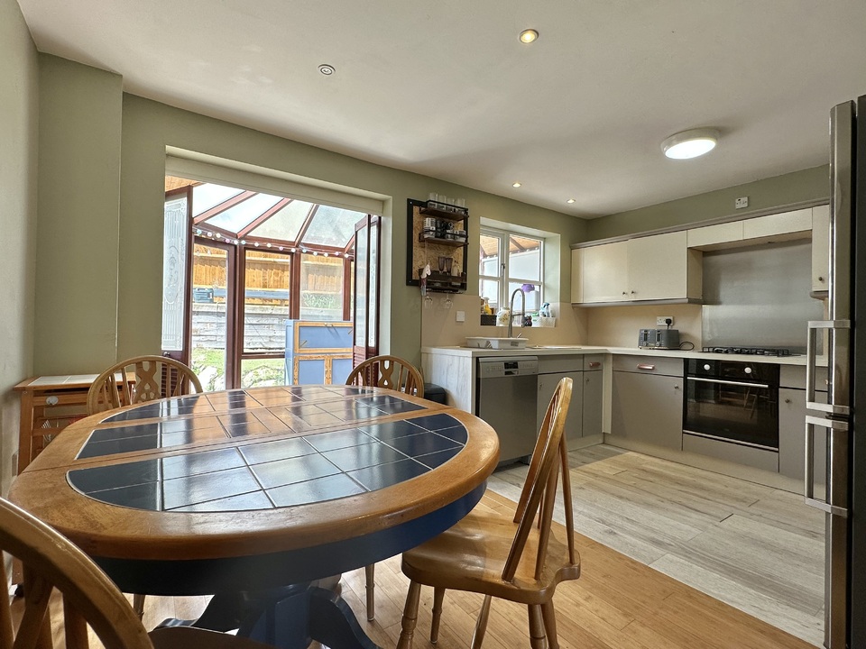 3 bed detached house for sale in Lawn Drive, Chudleigh  - Property Image 3