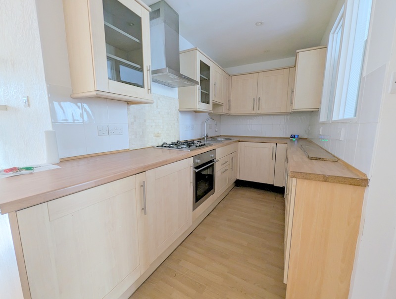 3 bed terraced house to rent in Kingsteignton Road, Newton Abbot  - Property Image 2
