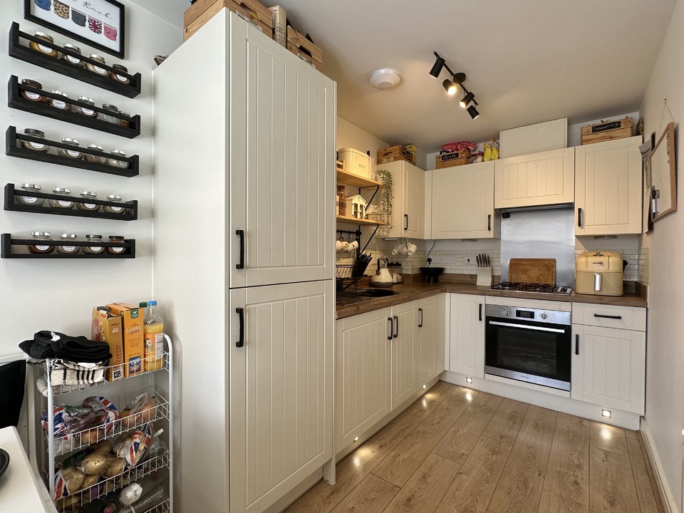 2 bed semi-detached house for sale in Spinners Square, Chudleigh  - Property Image 3