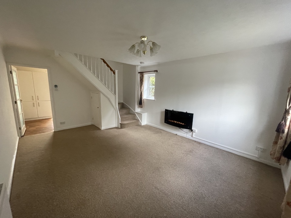 2 bed semi-detached house to rent in Kintyre Close, Torquay  - Property Image 2