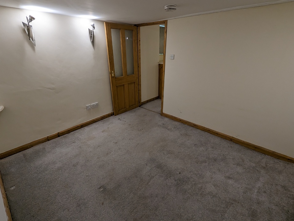 1 bed apartment to rent in Fore Street, Newton Abbot  - Property Image 8