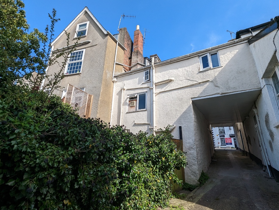 1 bed apartment to rent in Fore Street, Newton Abbot  - Property Image 1