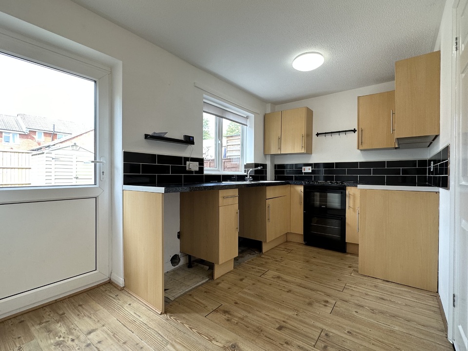 2 bed terraced house for sale in Little Close, Kingsteignton  - Property Image 2