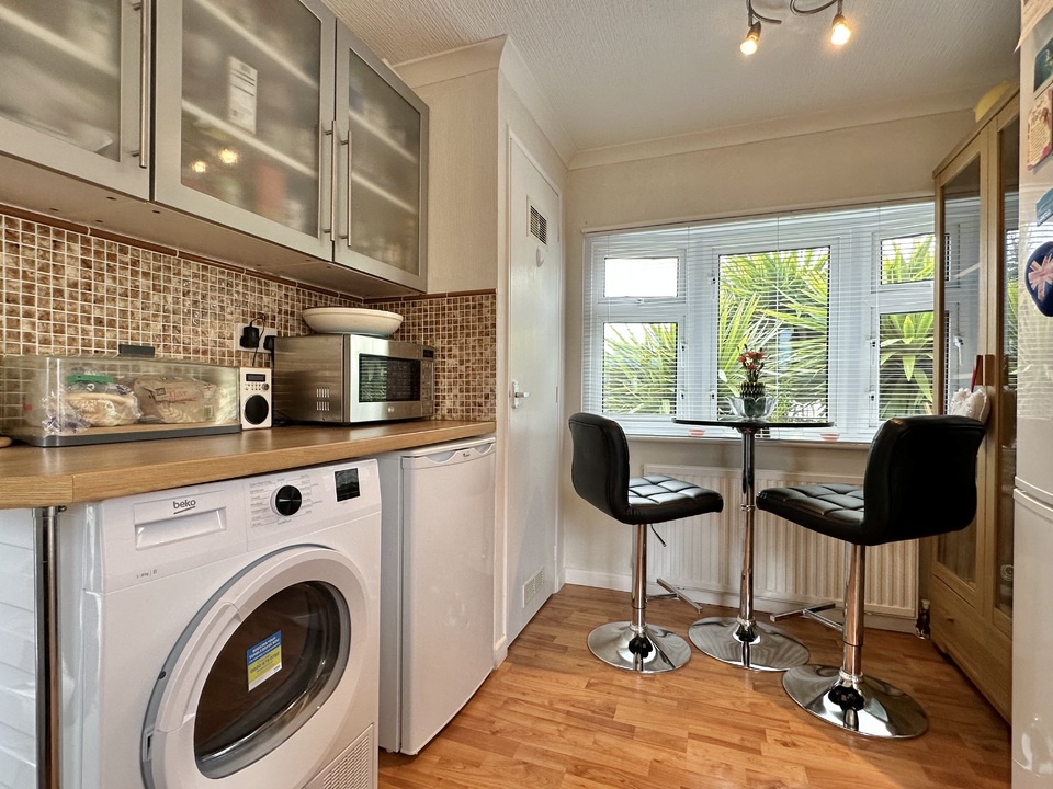2 bed park home for sale in Totnes Road, Abbotskerswell  - Property Image 6