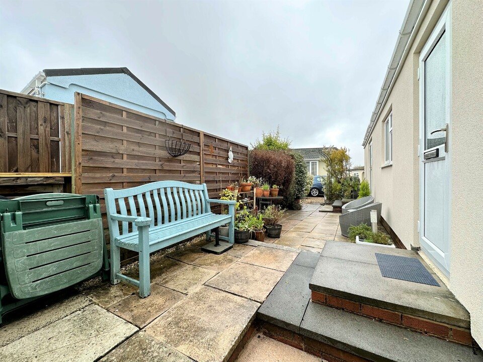 2 bed park home for sale in Totnes Road, Abbotskerswell  - Property Image 4