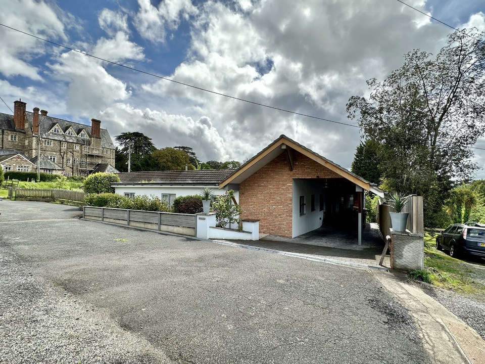 4 bed bungalow for sale in Devon House Drive, Bovey Tracey  - Property Image 22