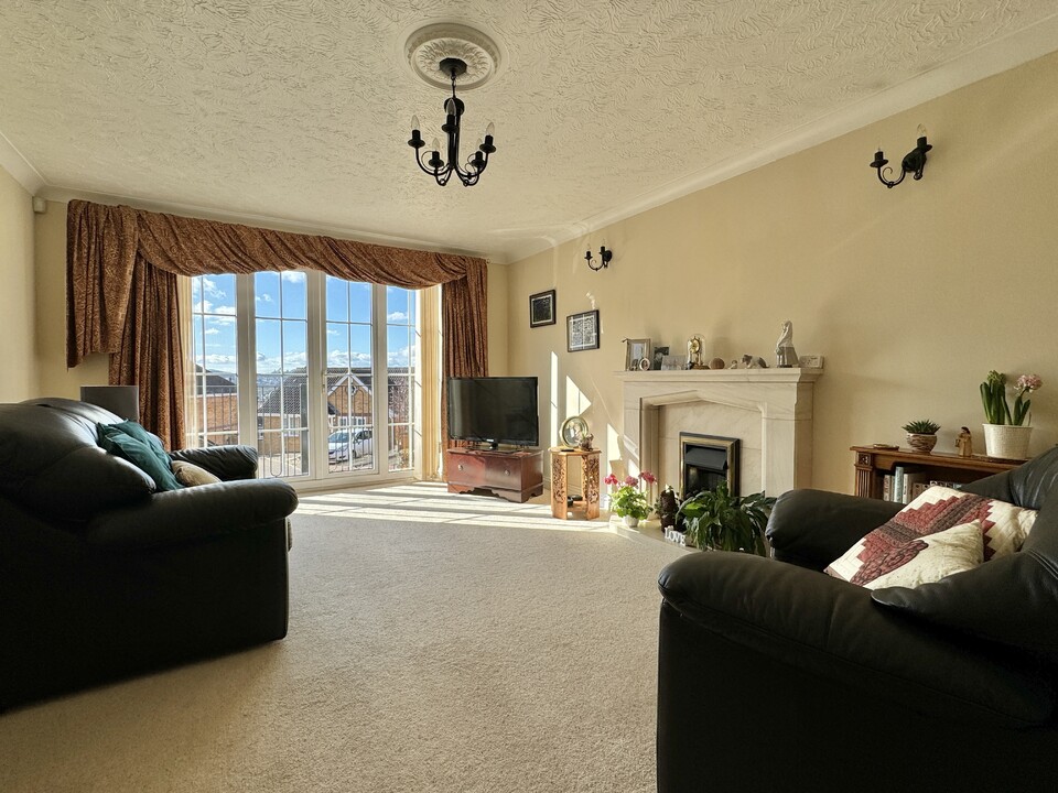 5 bed detached house for sale in Kingsteignton, Newton Abbot  - Property Image 3