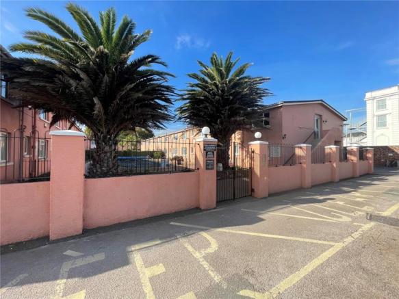 1 bed apartment to rent in Esplanade Road, Paignton  - Property Image 1