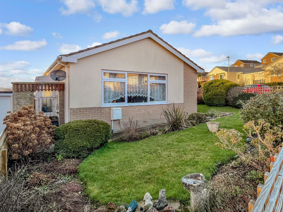 2 bed detached bungalow for sale in Kingsteignton, Newton Abbot  - Property Image 1