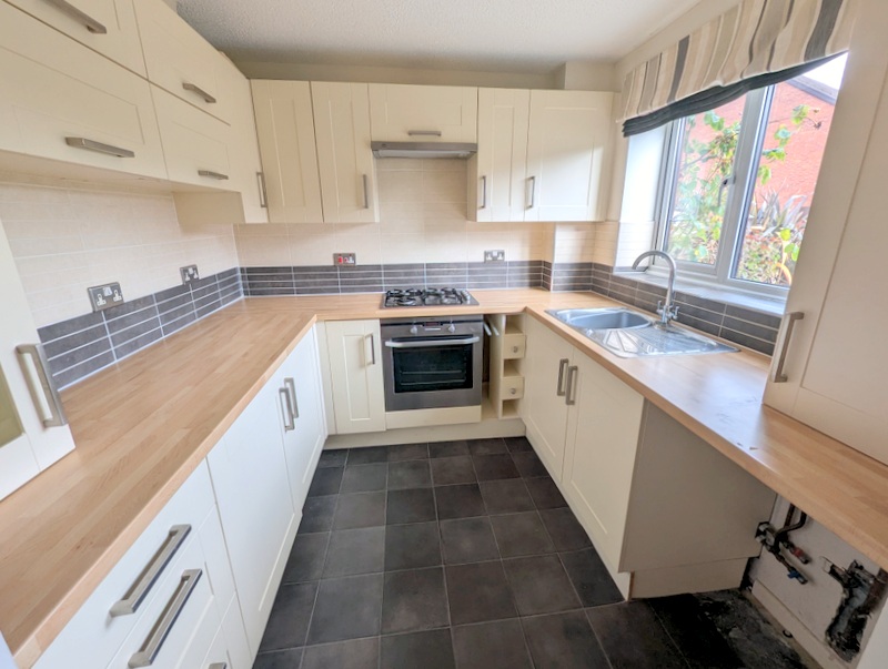 2 bed terraced house to rent in Lawn Drive, Chudleigh  - Property Image 2