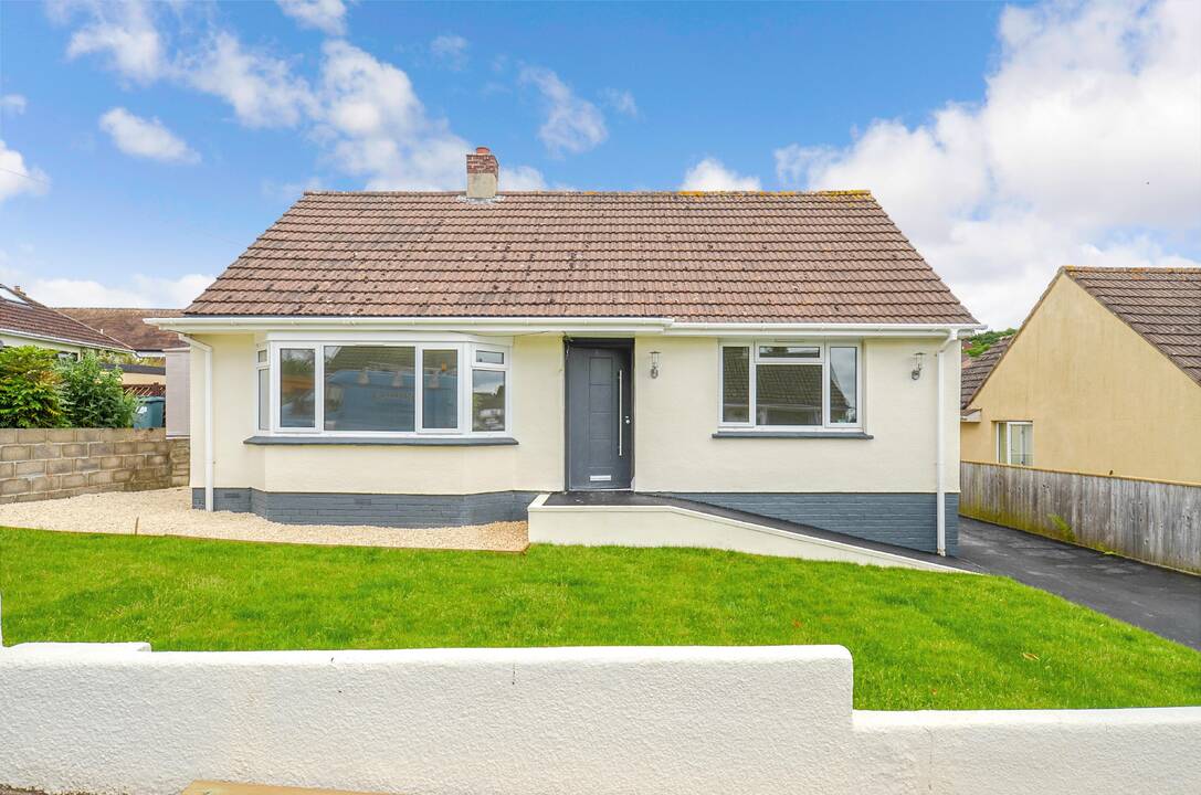 4 bed bungalow for sale in Nursery Road, Kingsteignton  - Property Image 1