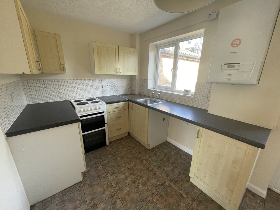 2 bed terraced house to rent in Heathfield, Newton Abbot  - Property Image 2