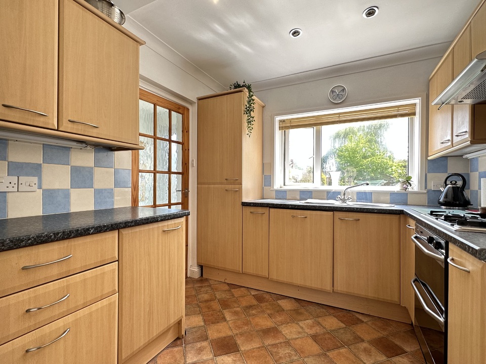 3 bed end of terrace house for sale in Moorsend, Kingsteignton  - Property Image 3