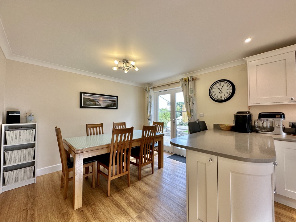 4 bed detached house for sale in Well Close, Kingsteignton  - Property Image 4
