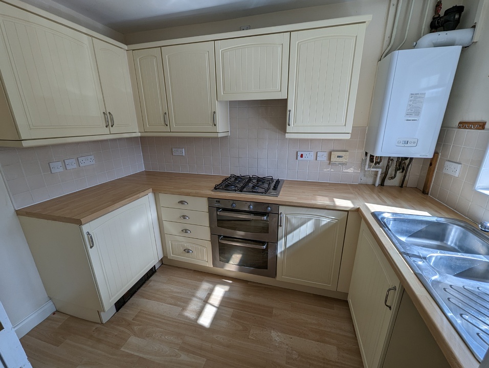 2 bed terraced house to rent in Chudleigh, Newton Abbot  - Property Image 2