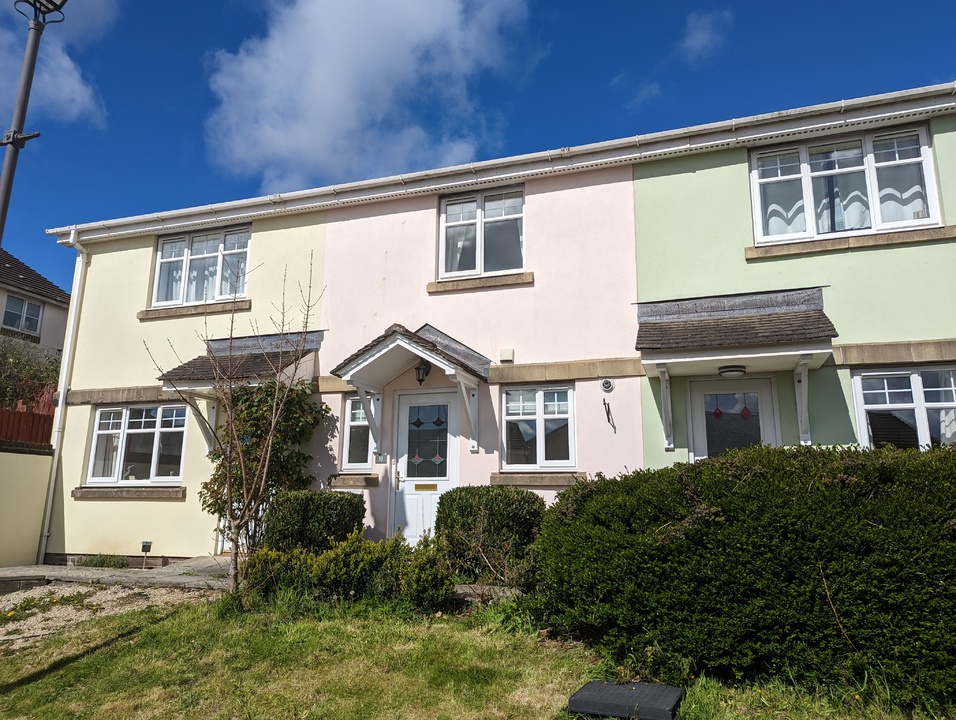 2 bed terraced house to rent in Chudleigh, Newton Abbot  - Property Image 1