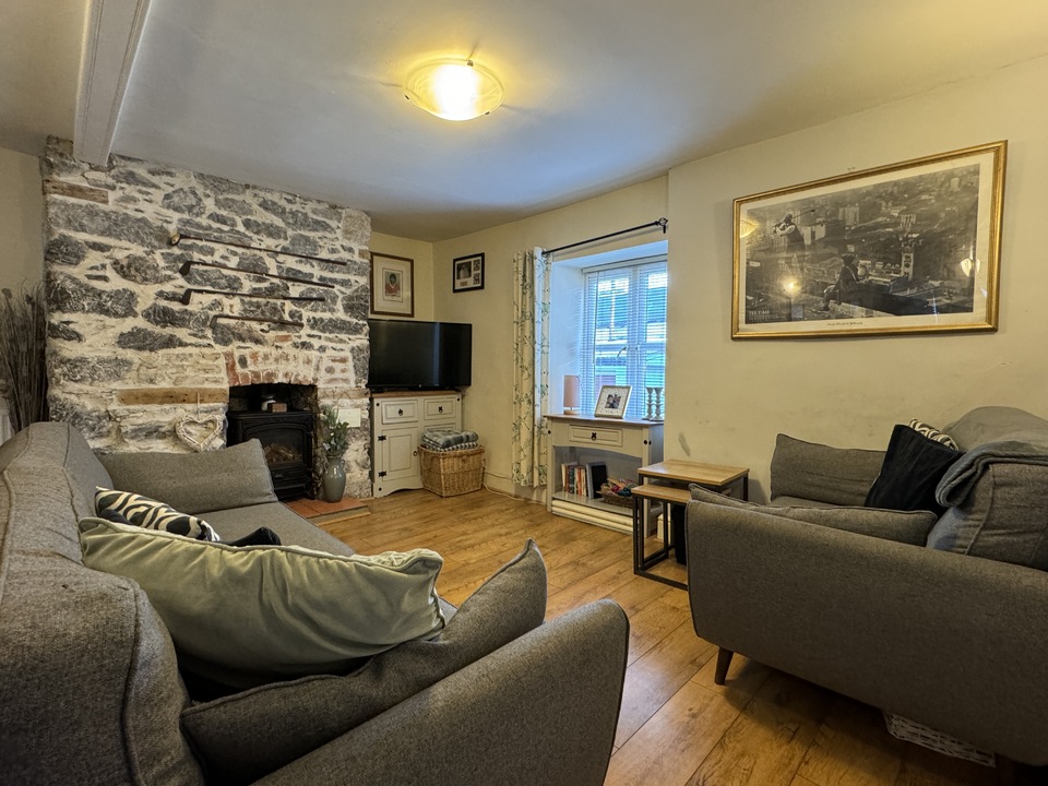 3 bed terraced house for sale in Chudleigh, Chudleigh  - Property Image 4