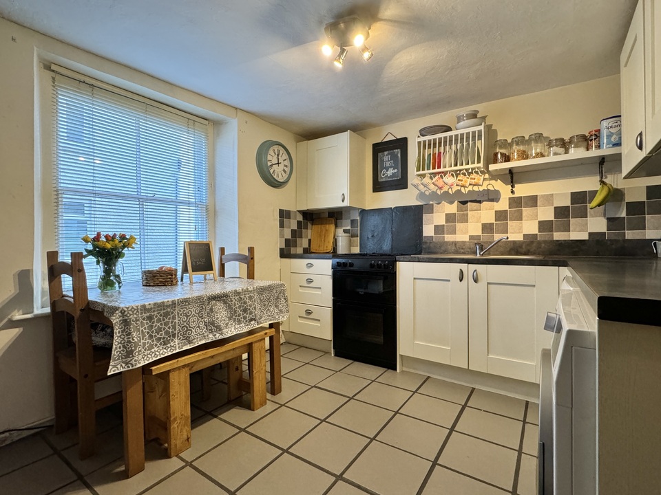 3 bed terraced house for sale in Chudleigh, Chudleigh  - Property Image 3