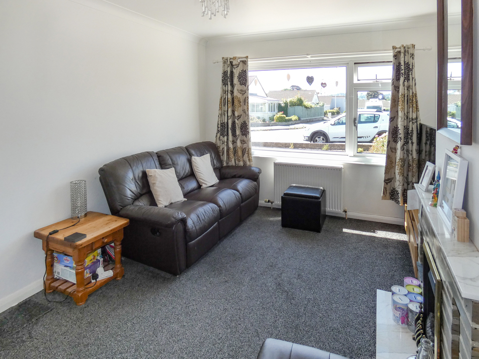 2 bed semi-detached bungalow for sale in Kingsteignton, Newton Abbot  - Property Image 2