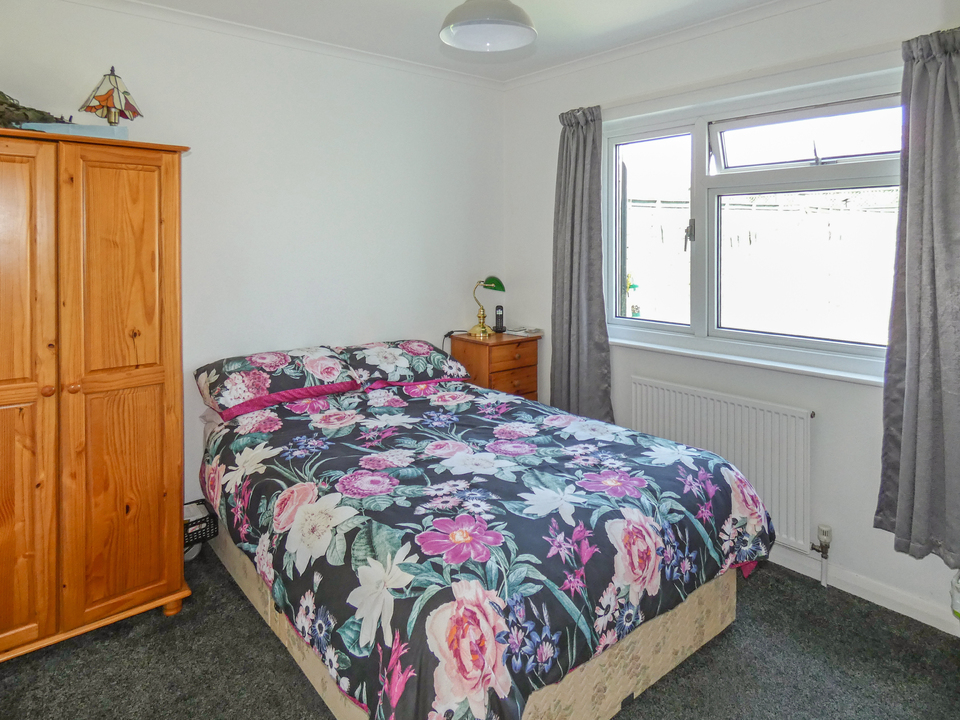 2 bed semi-detached bungalow for sale in Kingsteignton, Newton Abbot  - Property Image 6