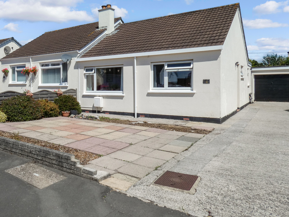 2 bed semi-detached bungalow for sale in Kingsteignton, Newton Abbot  - Property Image 1