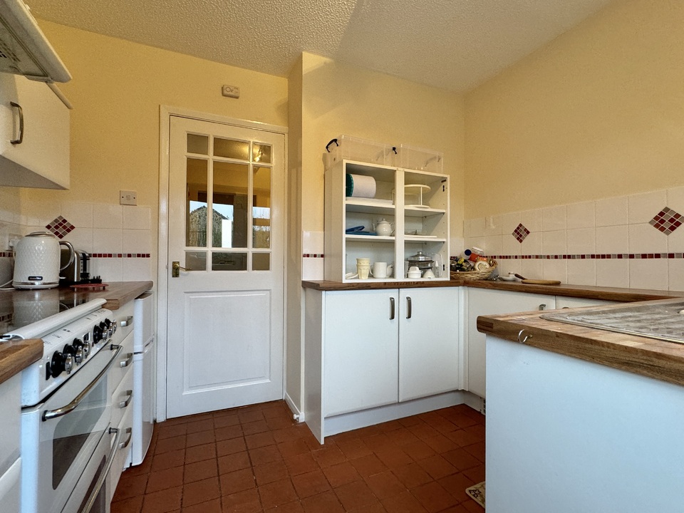3 bed semi-detached house for sale in Little Hayes, Kingsteignton  - Property Image 5