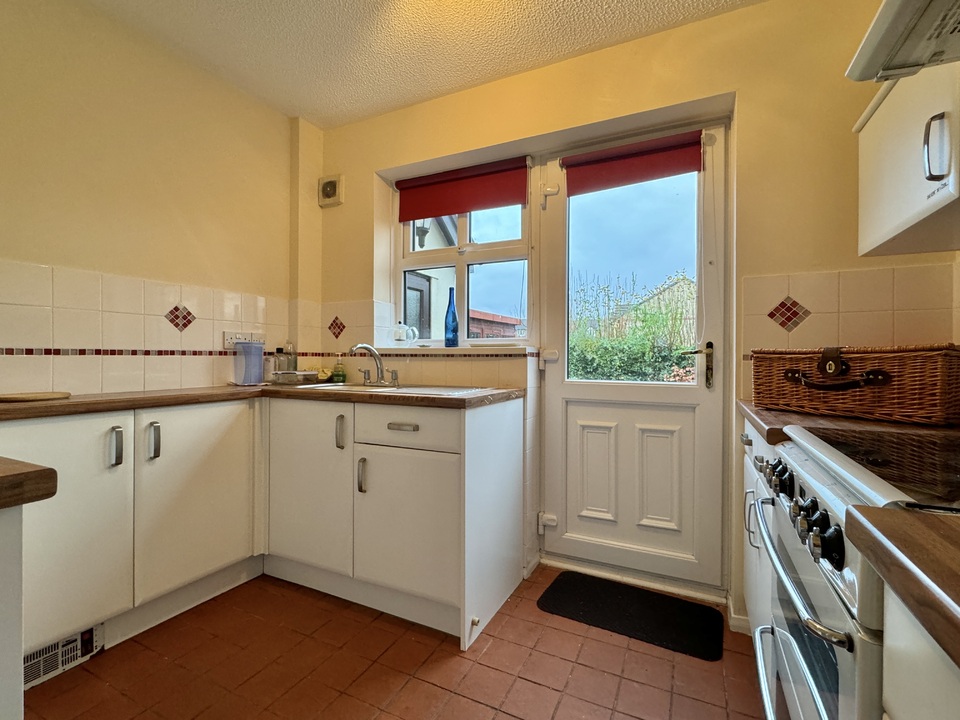 3 bed semi-detached house for sale in Little Hayes, Kingsteignton  - Property Image 12